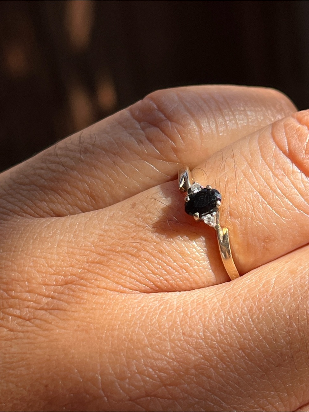 Elegant 10k Yellow Gold Ring with natural Sapphire and Paved Diamonds